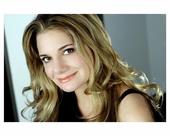 Jacqueline Kabat — Comedy Speaker